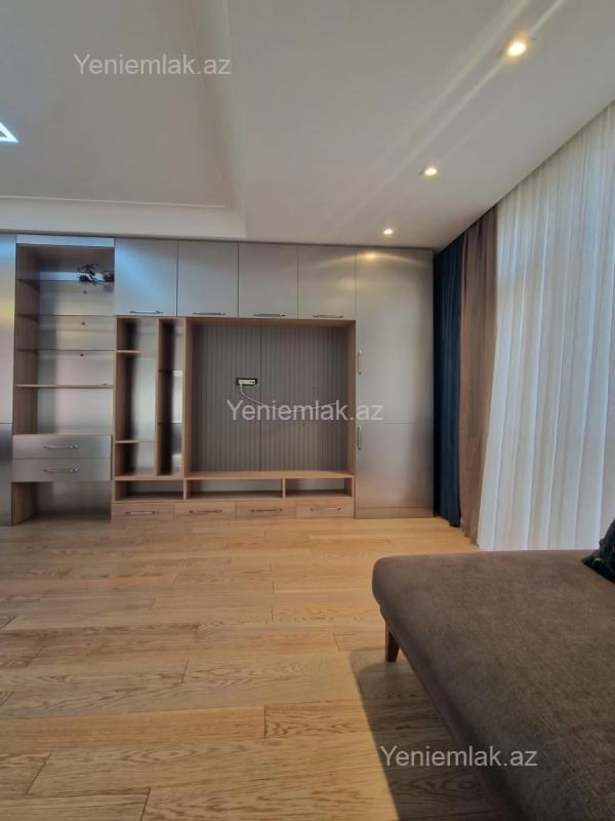 Satılır 3 otaqlı yeni tikili 107 m²