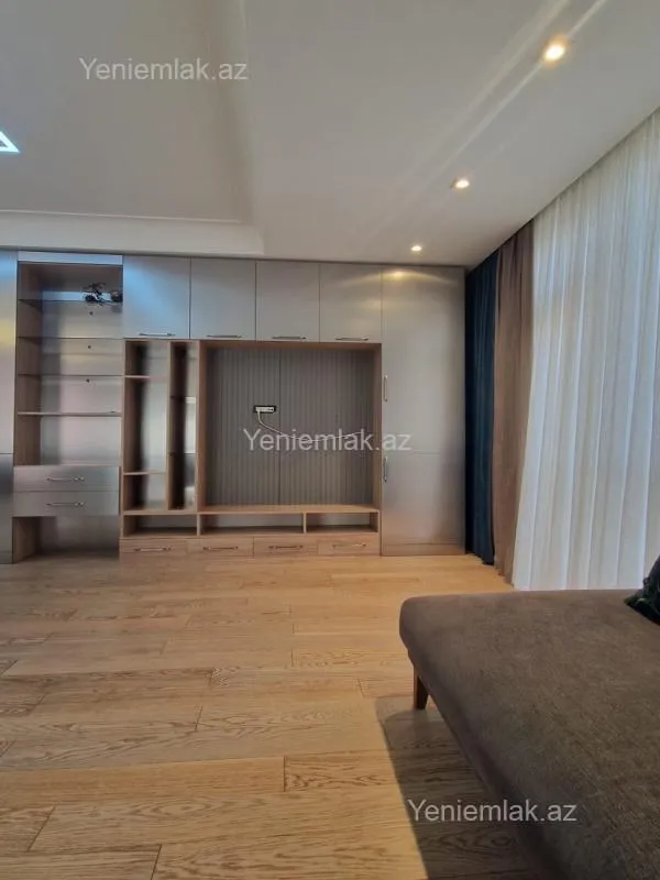 Satılır 3 otaqlı yeni tikili 107 m²