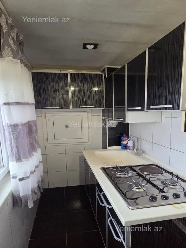 Satılır 3 otaqlı köhnə tikili 64 m²