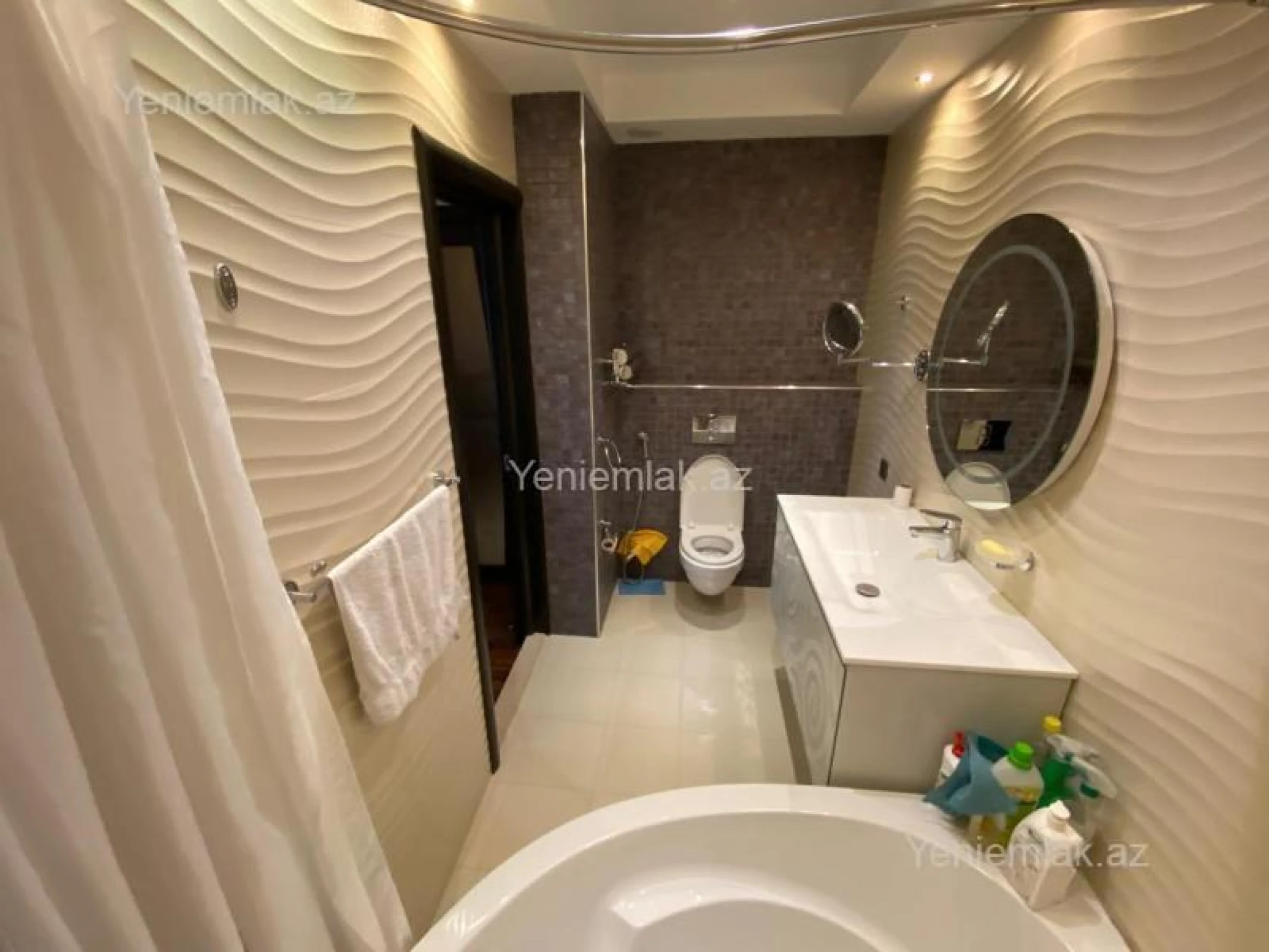 Satılır 3 otaqlı yeni tikili 130 m²