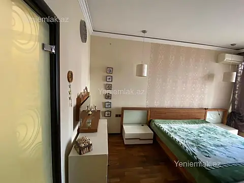Satılır 3 otaqlı yeni tikili 130 m²