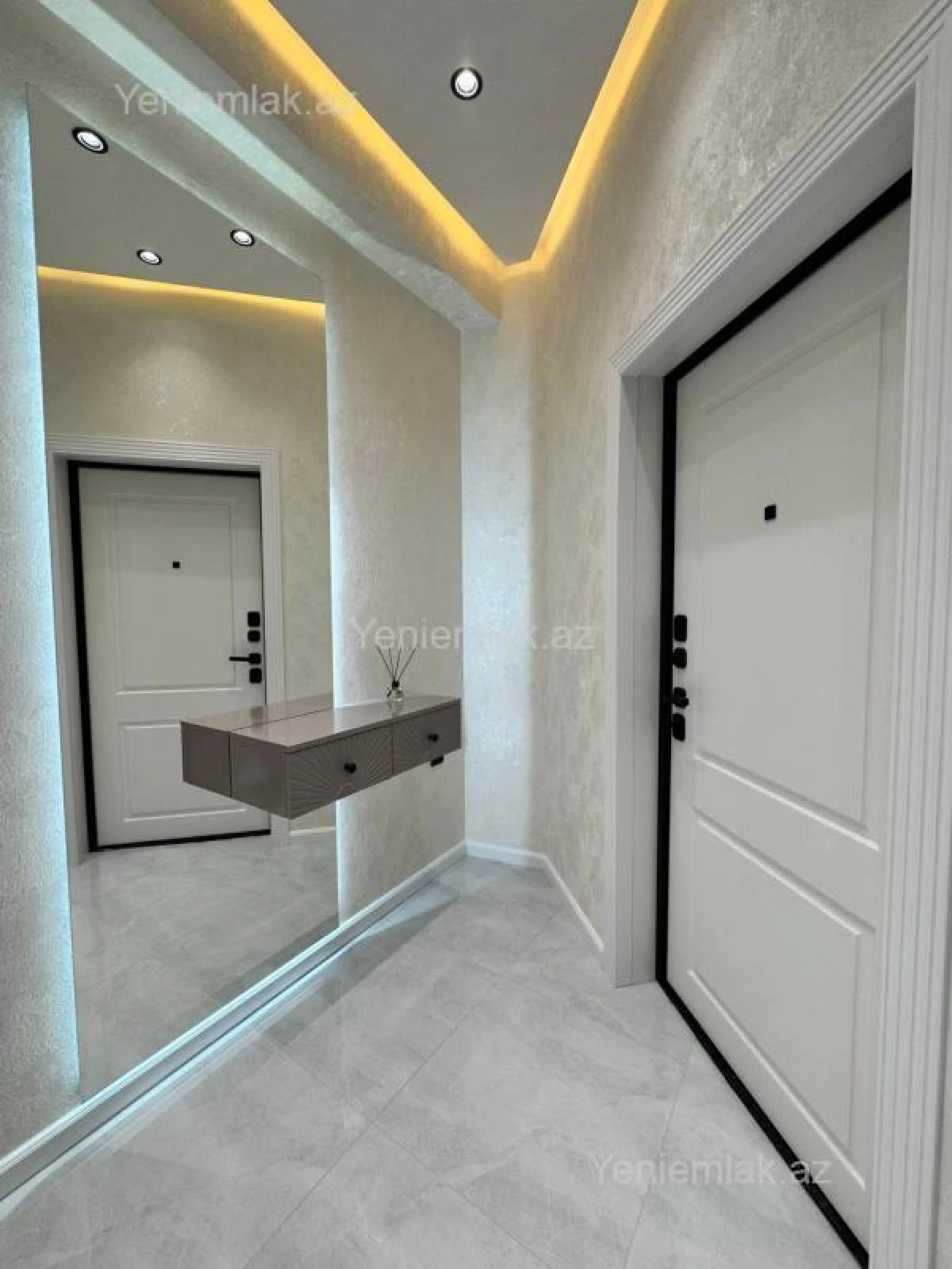 Satılır 3 otaqlı yeni tikili 107 m²