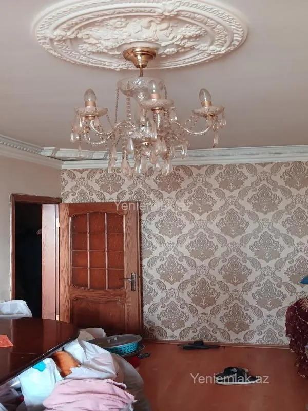 Satılır 2 otaqlı köhnə tikili 65 m²