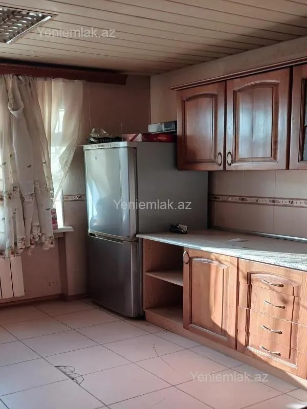 Satılır 2 otaqlı köhnə tikili 65 m²