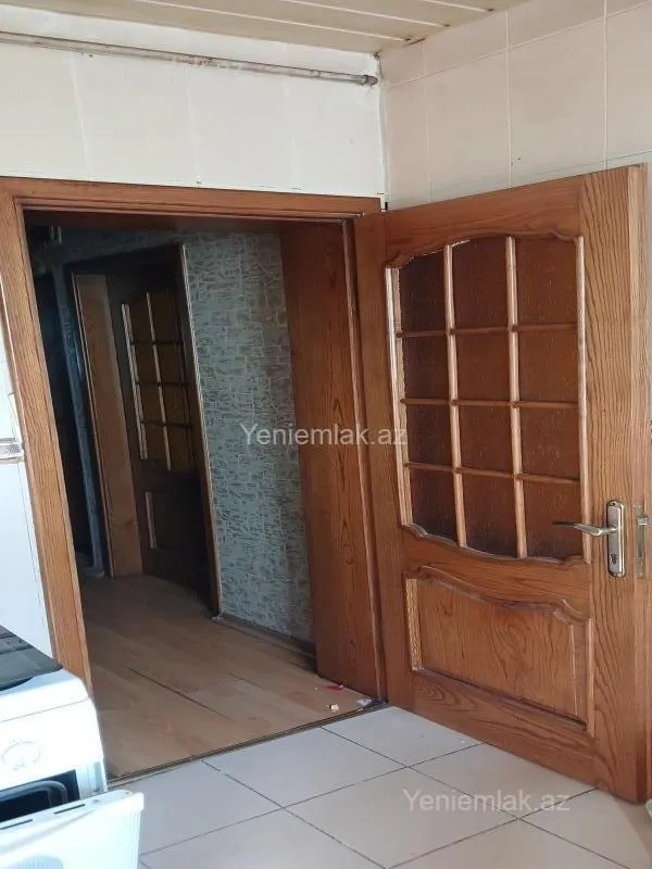 Satılır 2 otaqlı köhnə tikili 65 m²
