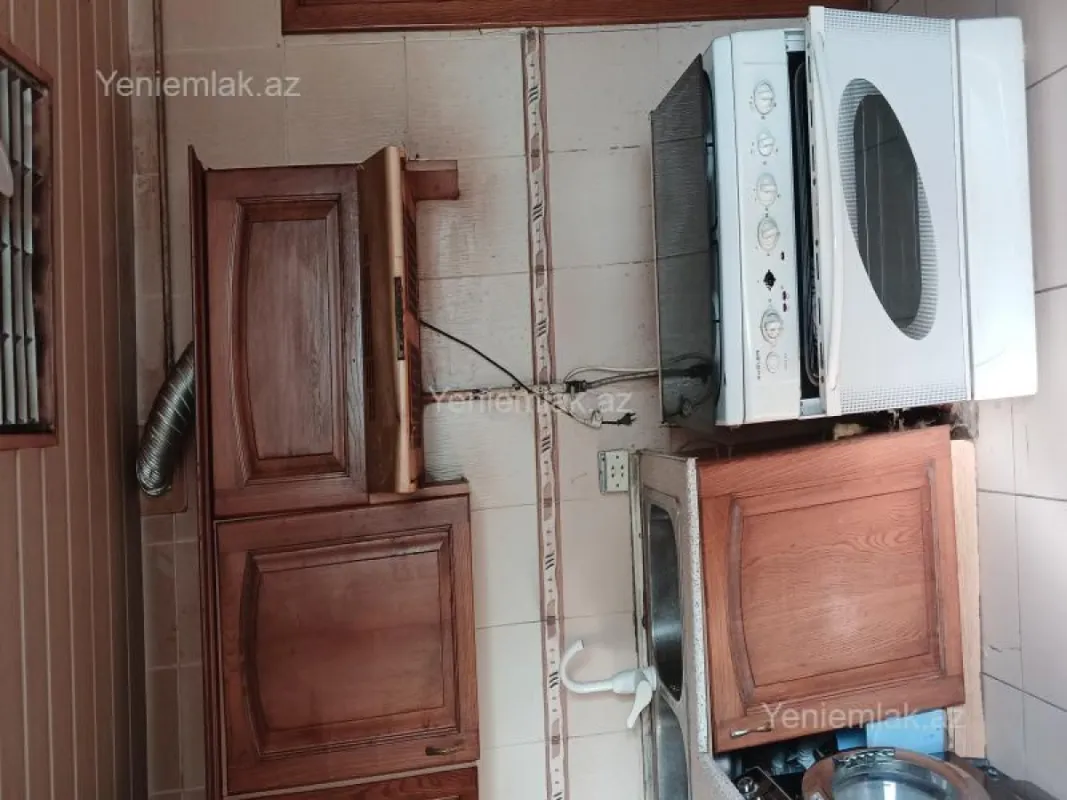 Satılır 2 otaqlı köhnə tikili 65 m²