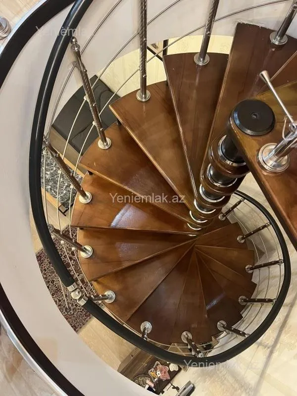 Satılır 2 otaqlı köhnə tikili 58 m²