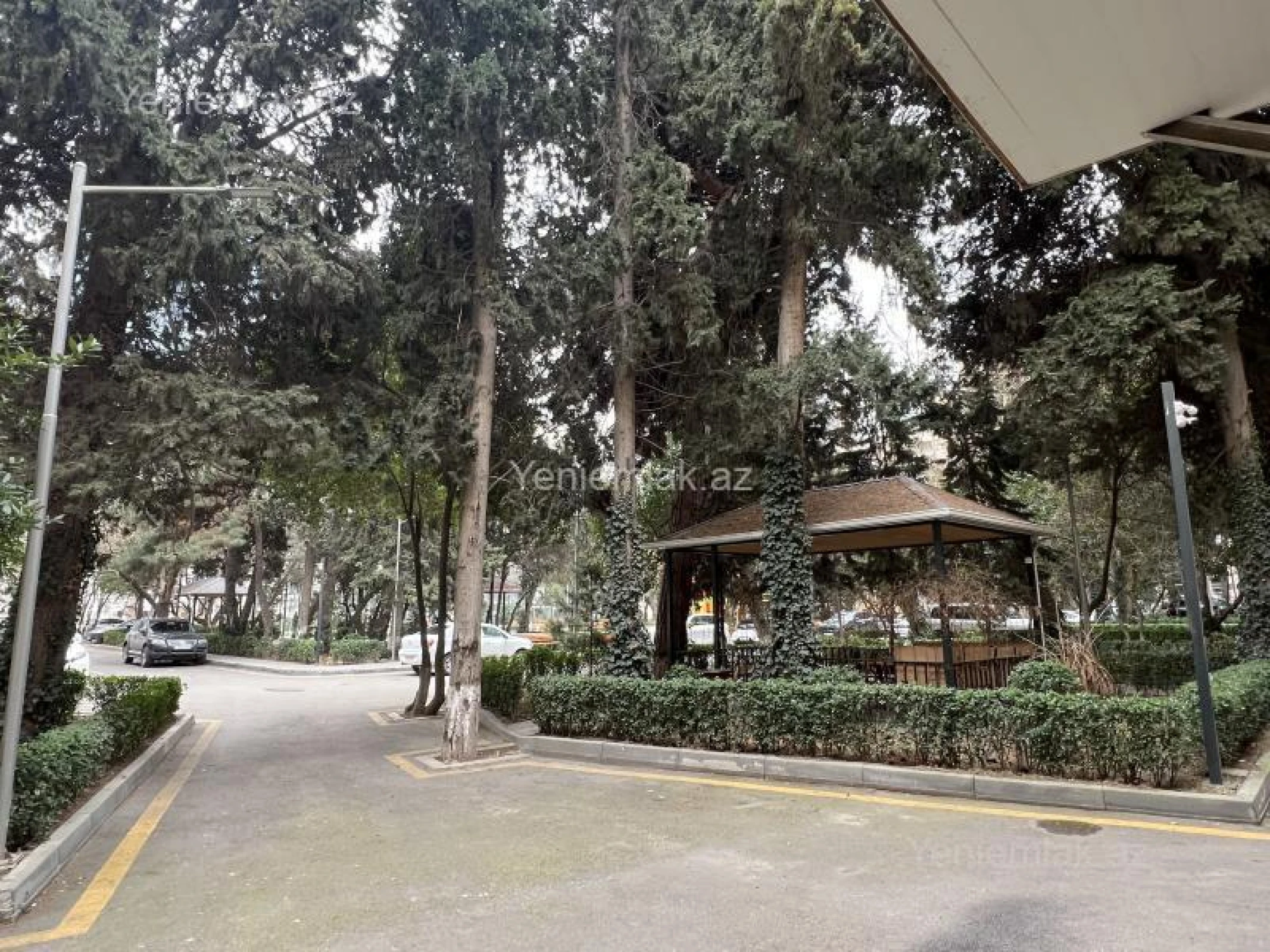 Satılır 2 otaqlı köhnə tikili 58 m²