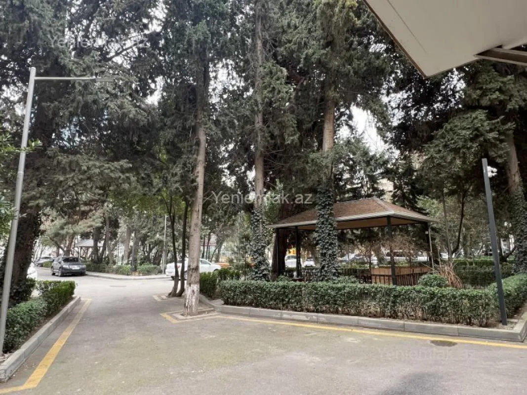 Satılır 2 otaqlı köhnə tikili 58 m²