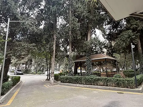 Satılır 2 otaqlı köhnə tikili 58 m²