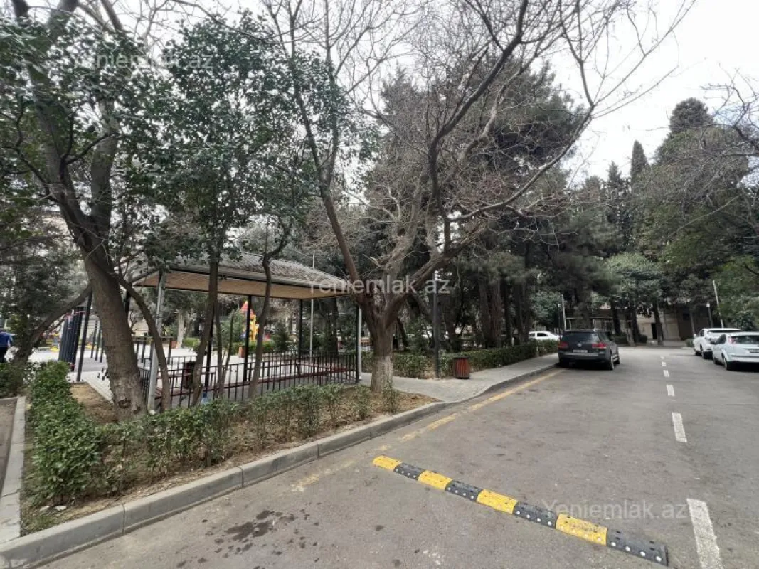 Satılır 2 otaqlı köhnə tikili 58 m²