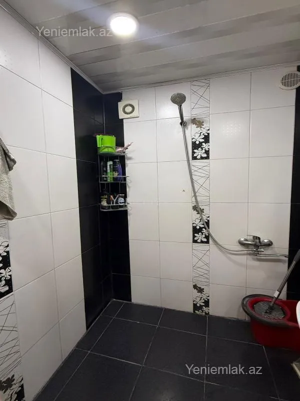 Satılır 3 otaqlı köhnə tikili 70 m²