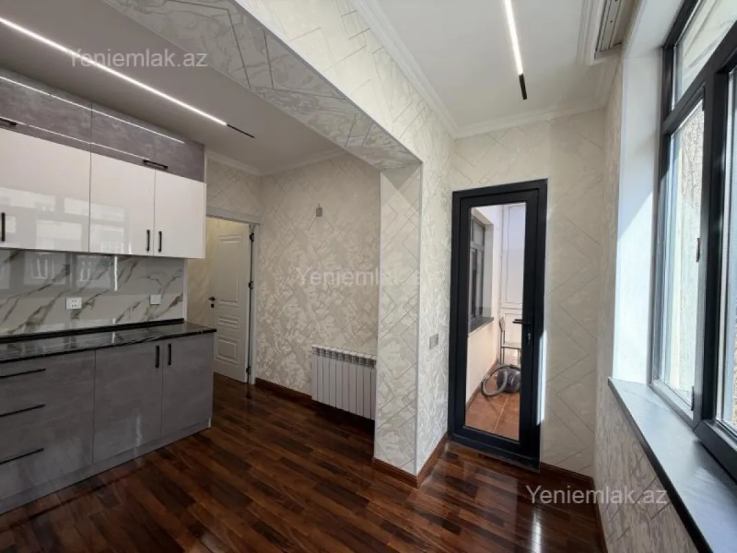 Satılır 3 otaqlı köhnə tikili 72 m²