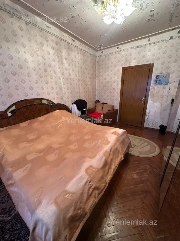 Satılır 4 otaqlı köhnə tikili 120 m²