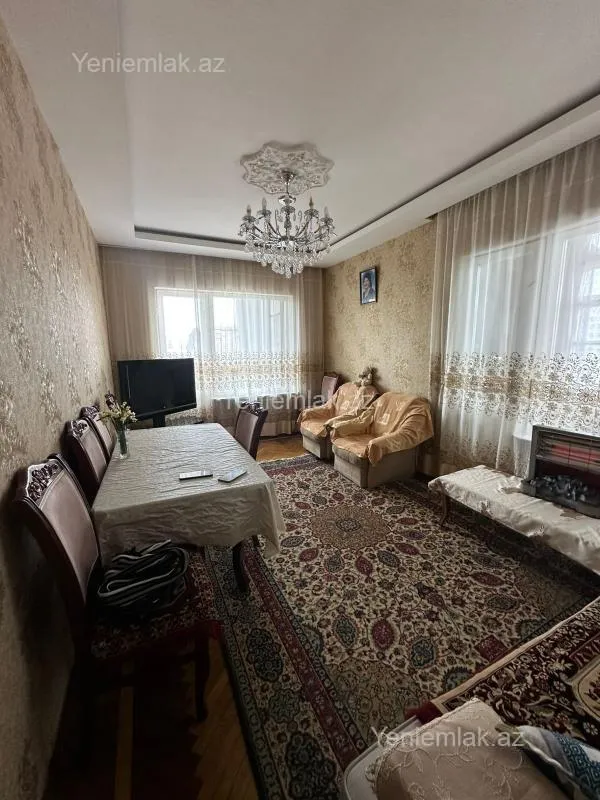Satılır 4 otaqlı köhnə tikili 120 m²