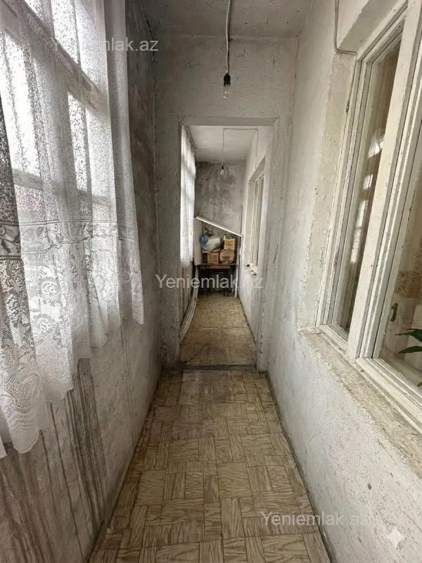 Satılır 4 otaqlı köhnə tikili 120 m²
