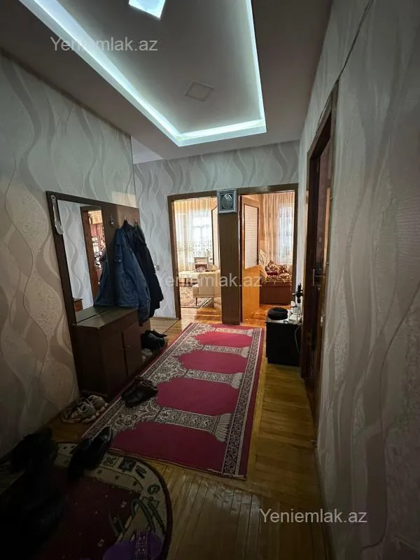 Satılır 4 otaqlı köhnə tikili 120 m²