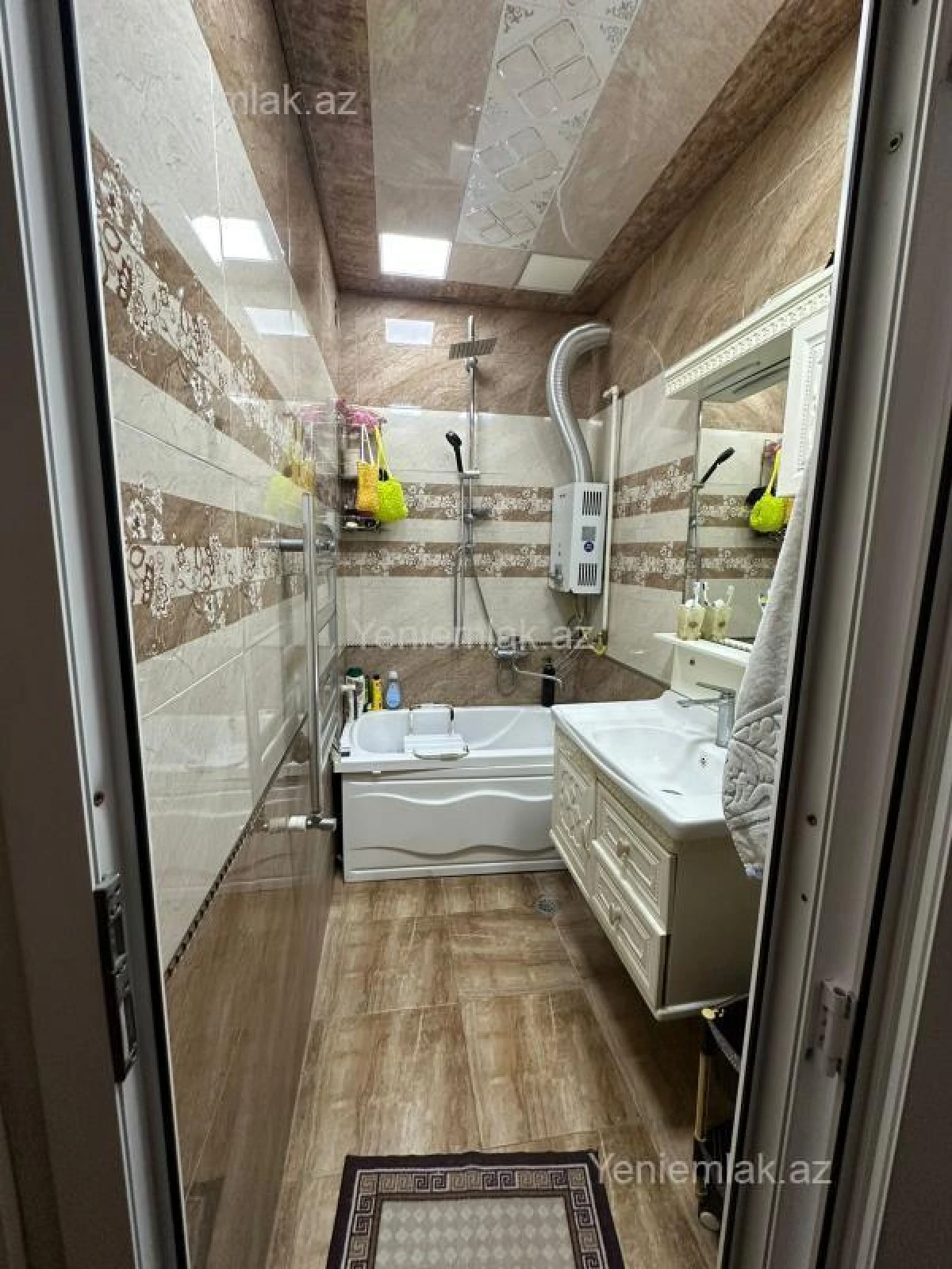 Satılır 4 otaqlı köhnə tikili 120 m²