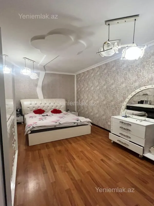 Satılır 3 otaqlı köhnə tikili 82 m²