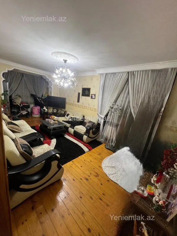 Satılır 5 otaqlı köhnə tikili 115 m²