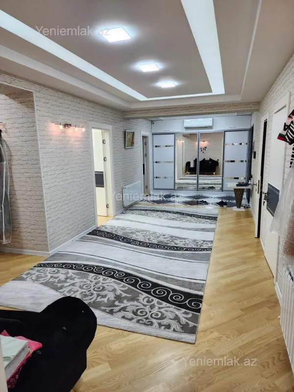 Satılır 5 otaqlı yeni tikili 230 m²