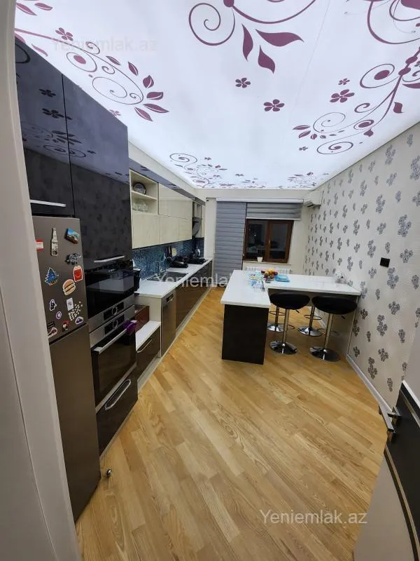 Satılır 5 otaqlı yeni tikili 230 m²