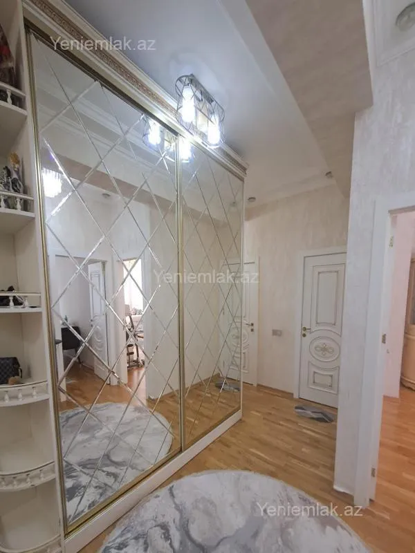 Satılır 4 otaqlı yeni tikili 110 m²