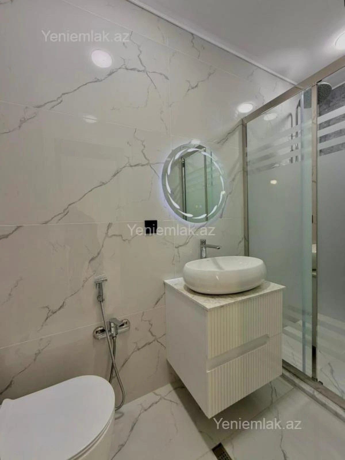 Satılır 4 otaqlı həyət evi 180 m²