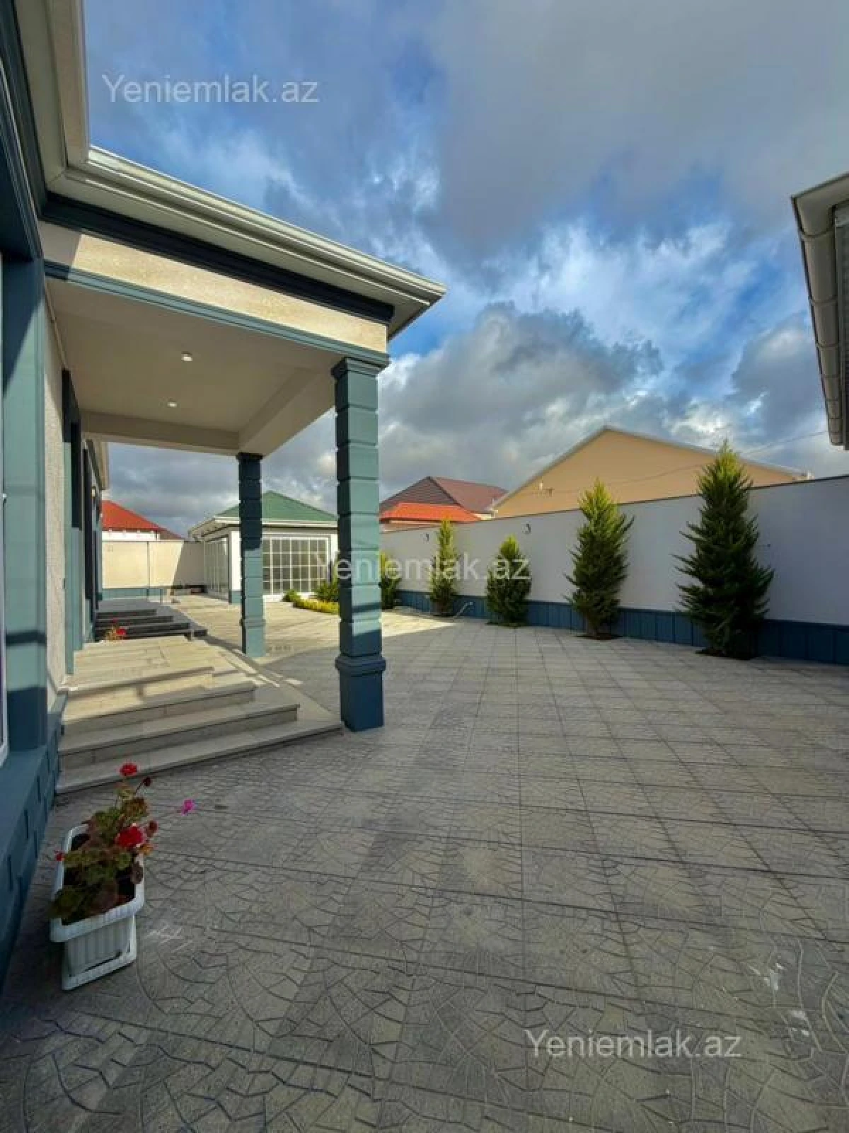 Satılır 4 otaqlı həyət evi 180 m²