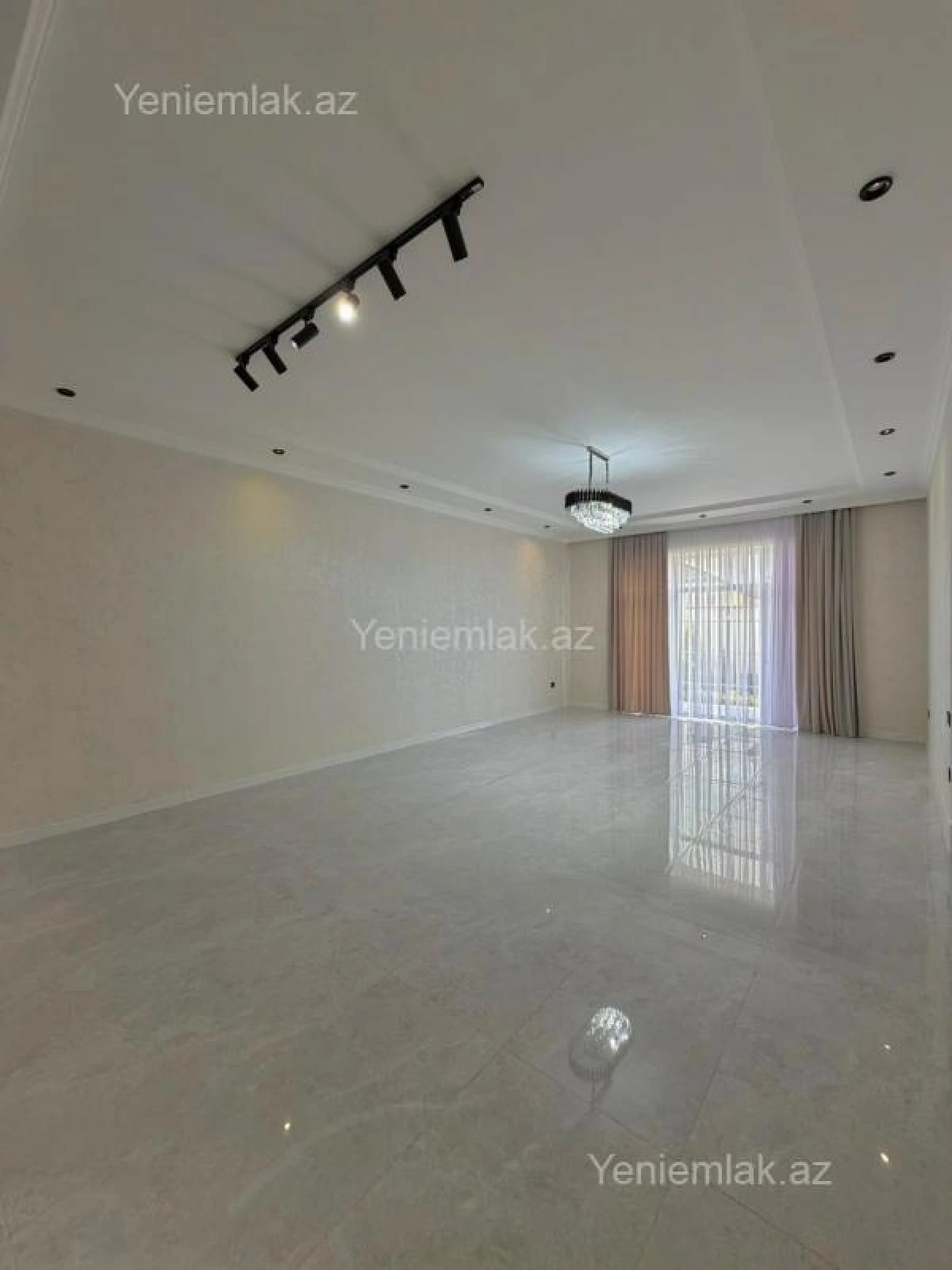 Satılır 4 otaqlı həyət evi 180 m²