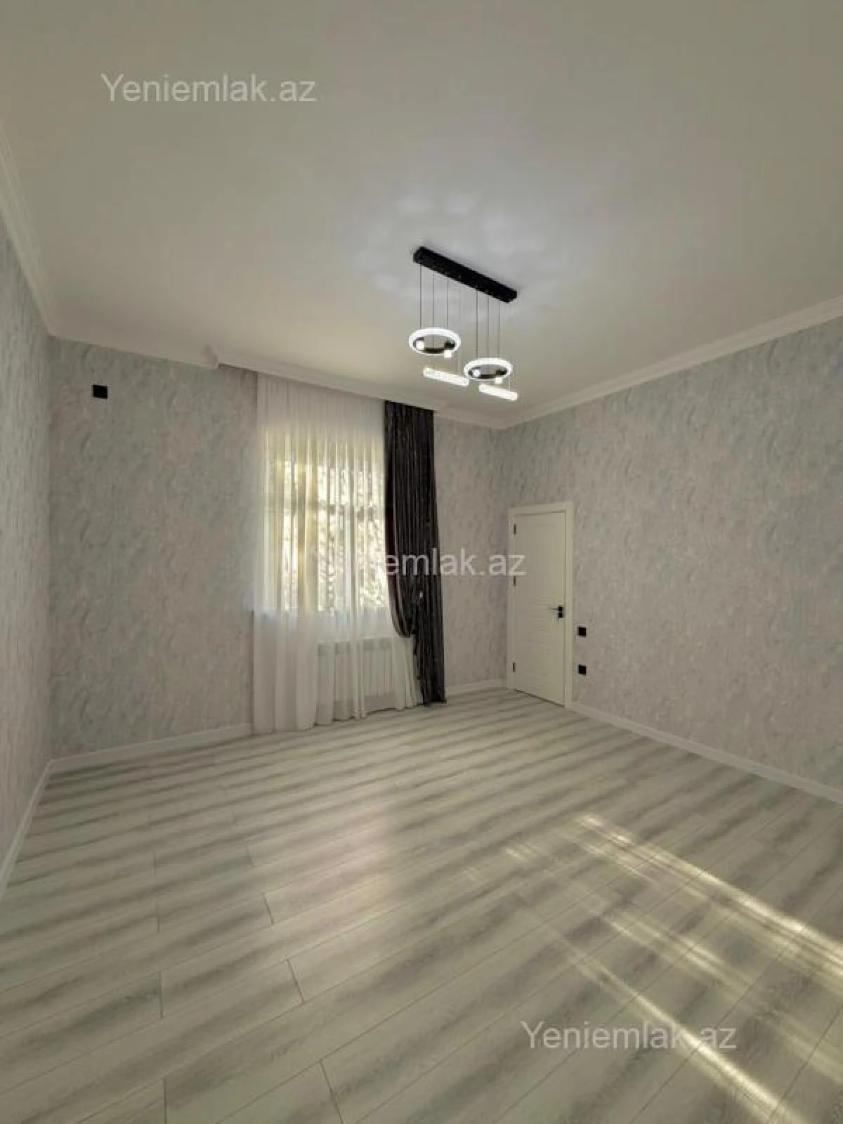 Satılır 4 otaqlı həyət evi 180 m²