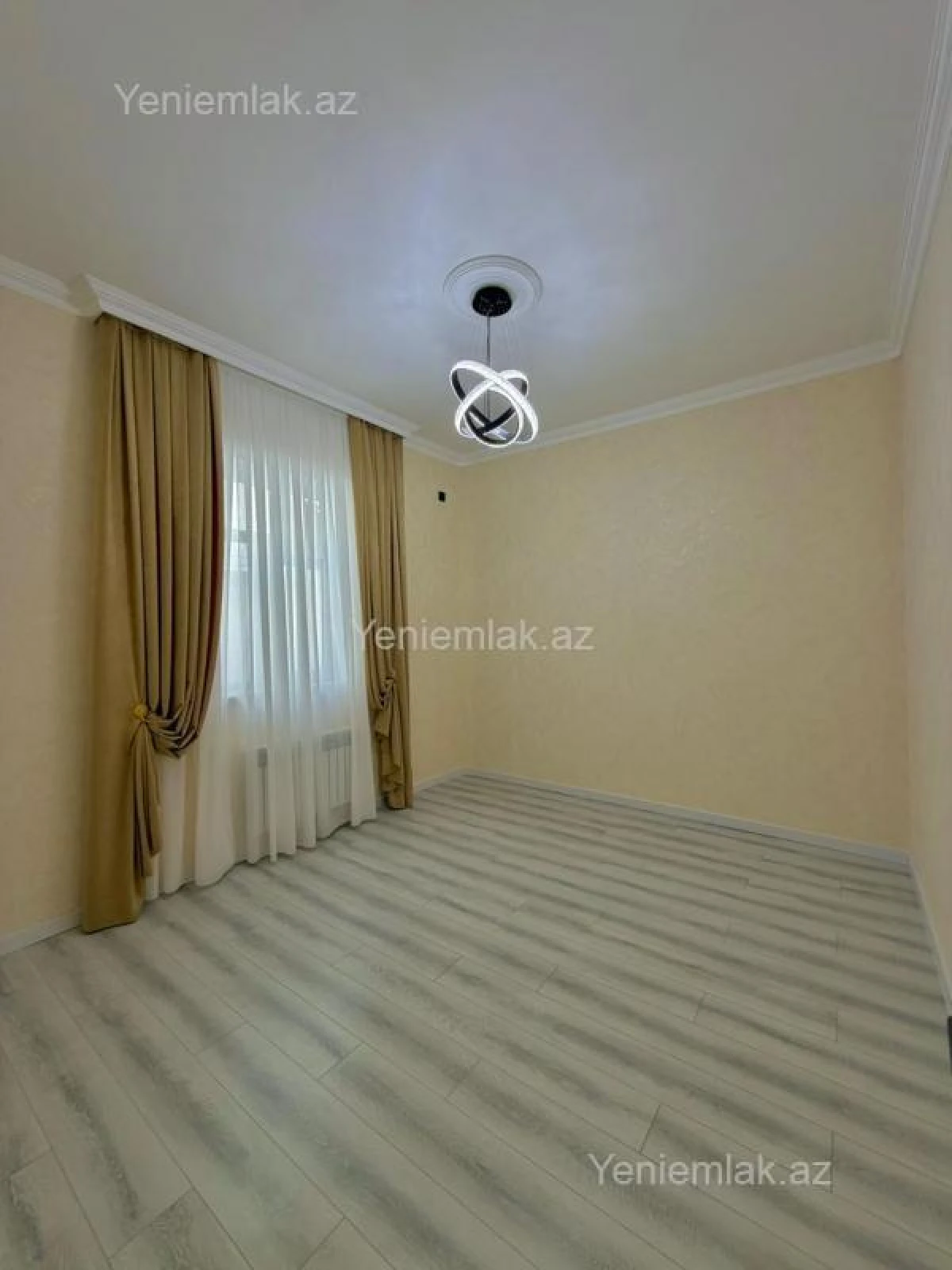 Satılır 4 otaqlı həyət evi 180 m²