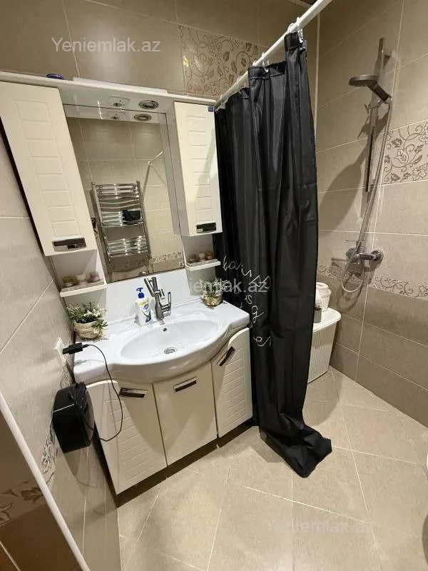 Satılır 3 otaqlı yeni tikili 100 m²