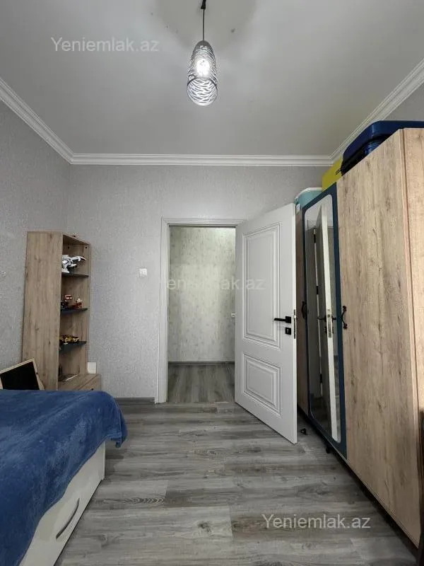 Satılır 4 otaqlı köhnə tikili 95 m²