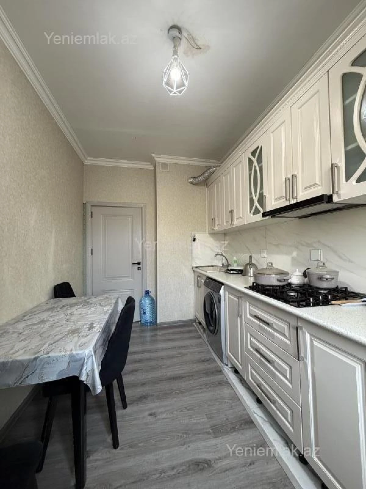 Satılır 4 otaqlı köhnə tikili 95 m²