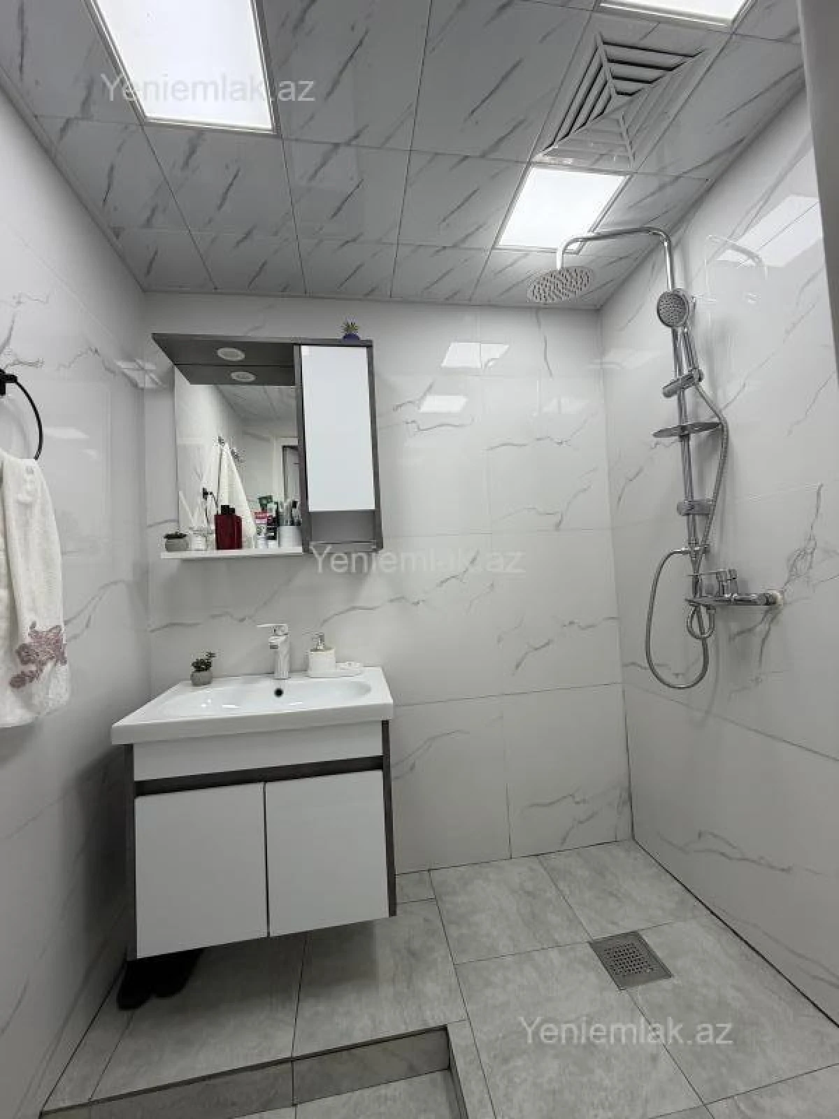 Satılır 4 otaqlı köhnə tikili 95 m²