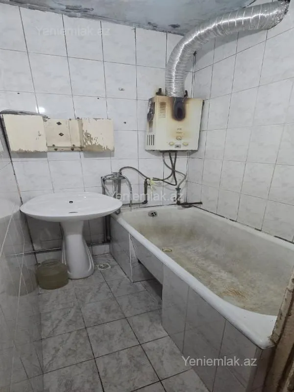 Satılır 2 otaqlı köhnə tikili 48 m²