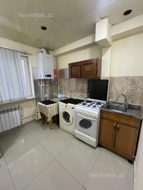 Satılır 1 otaqlı köhnə tikili 38 m²