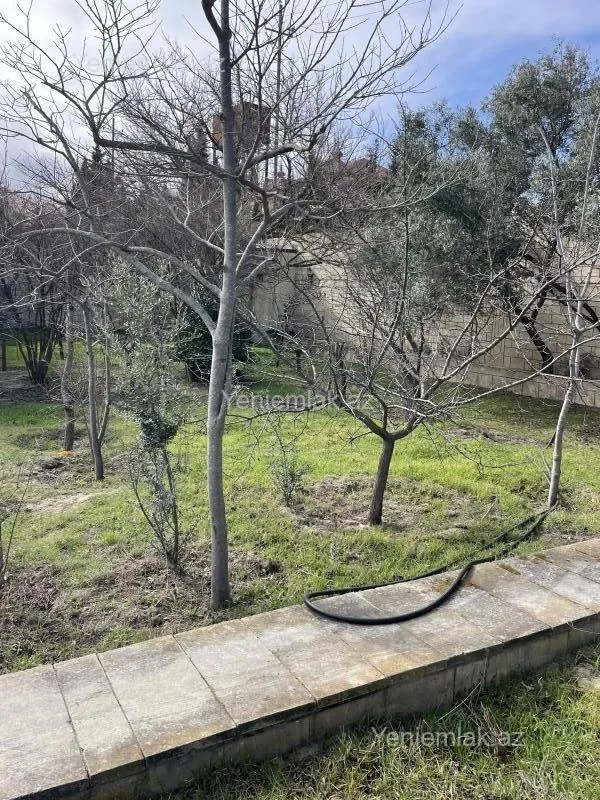 Satılır 6 otaqlı həyət evi 250 m²