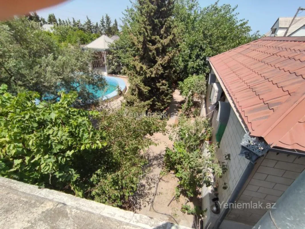 Satılır 6 otaqlı həyət evi 250 m²