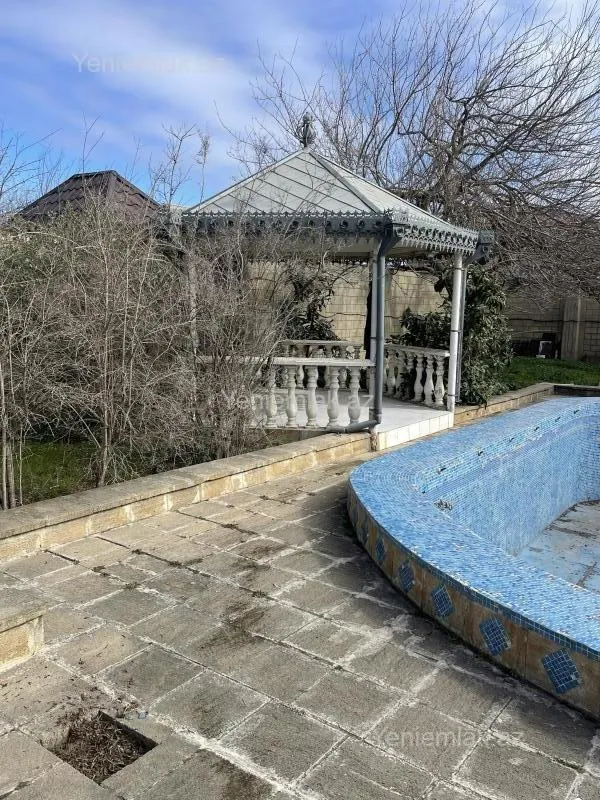 Satılır 6 otaqlı həyət evi 250 m²