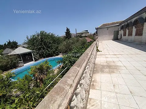 Satılır 6 otaqlı həyət evi 250 m²