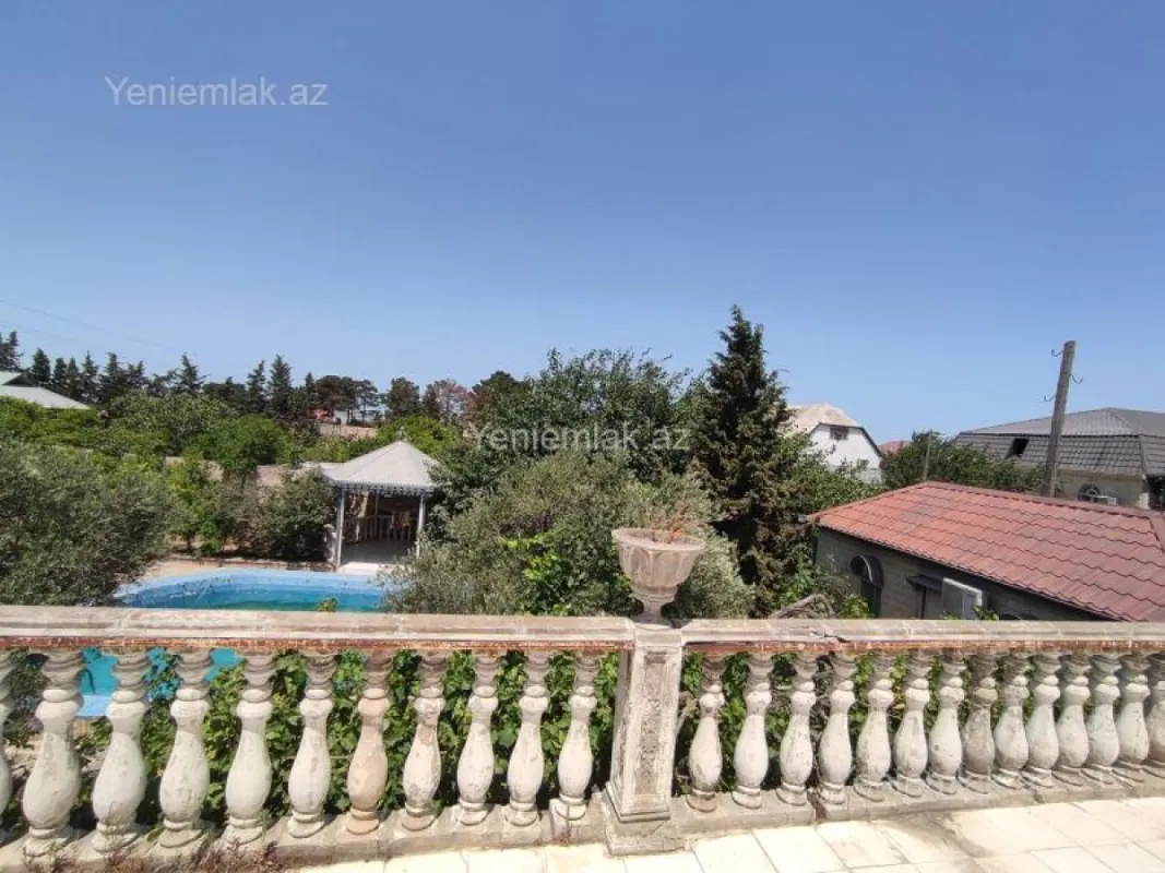 Satılır 6 otaqlı həyət evi 250 m²