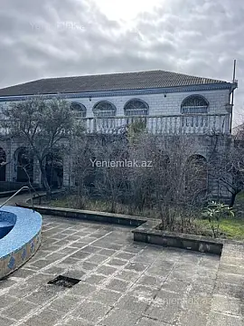 Satılır 6 otaqlı həyət evi 250 m²