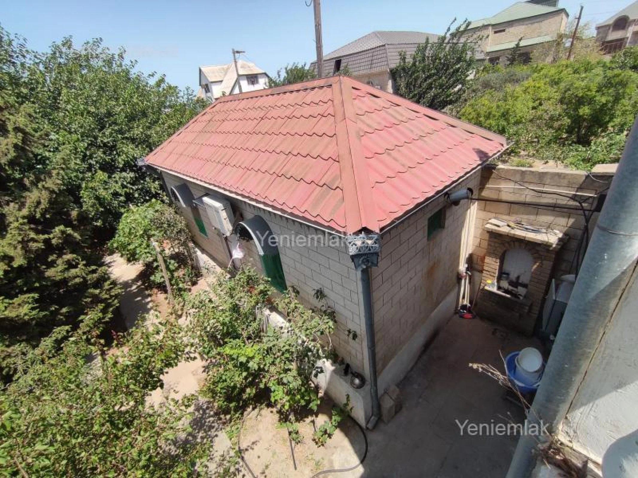 Satılır 6 otaqlı həyət evi 250 m²