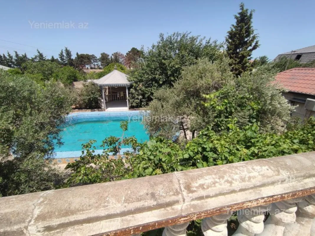Satılır 6 otaqlı həyət evi 250 m²