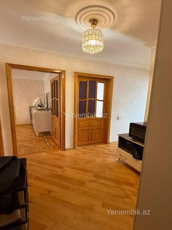 Satılır 3 otaqlı köhnə tikili 70 m²