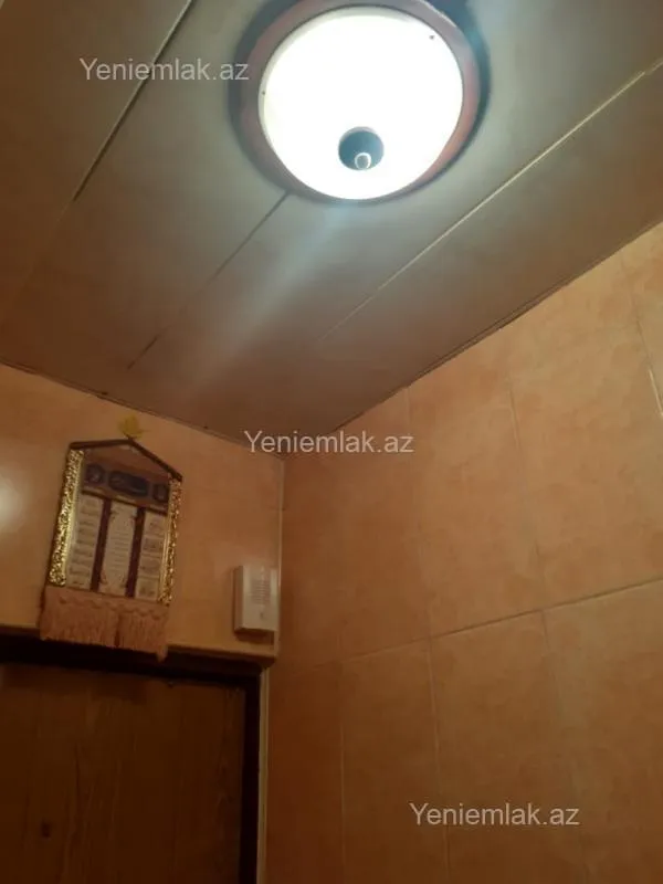 Satılır 2 otaqlı köhnə tikili 52 m²