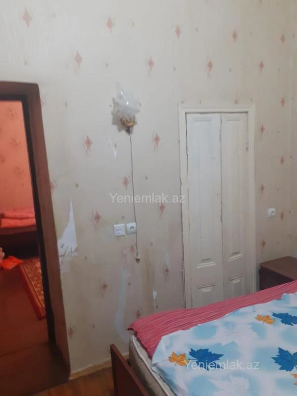 Satılır 2 otaqlı köhnə tikili 52 m²