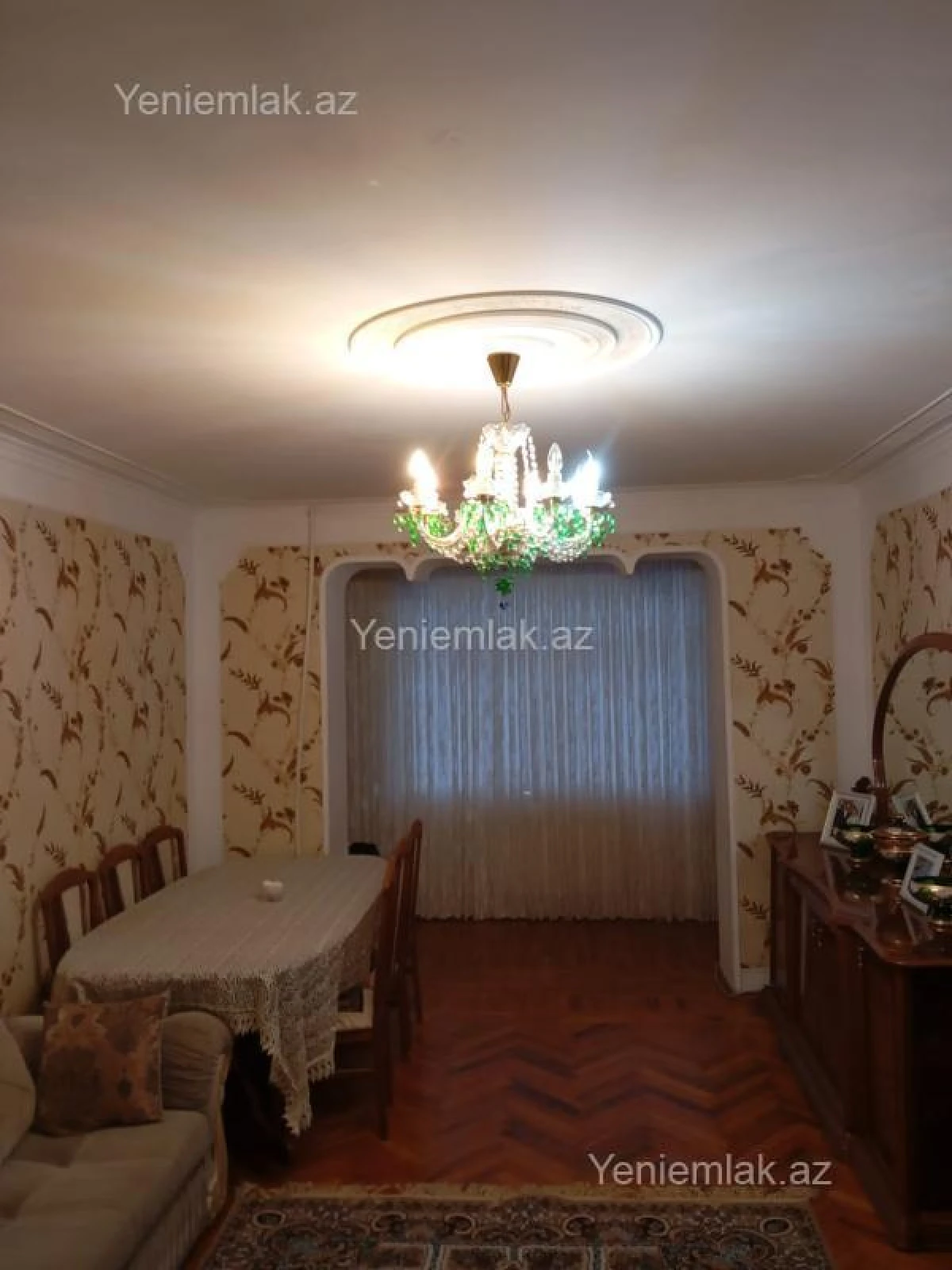 Satılır 4 otaqlı köhnə tikili 100 m²